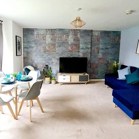 Stylish 2 Bedroom Apartment / Free Gated Parking Glasgow Eksteriør billede