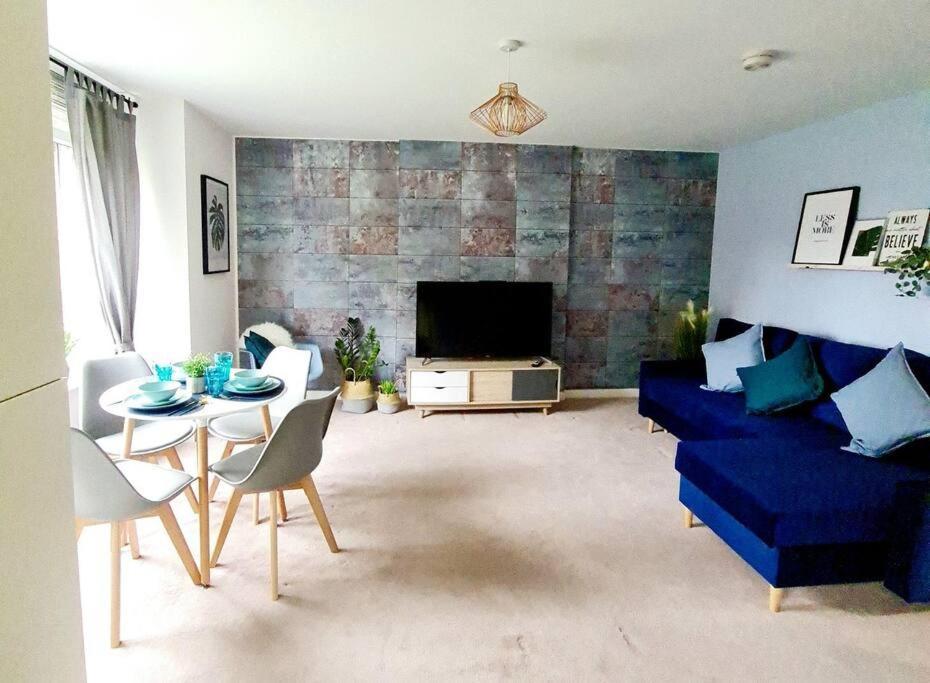 Stylish 2 Bedroom Apartment / Free Gated Parking Glasgow Eksteriør billede