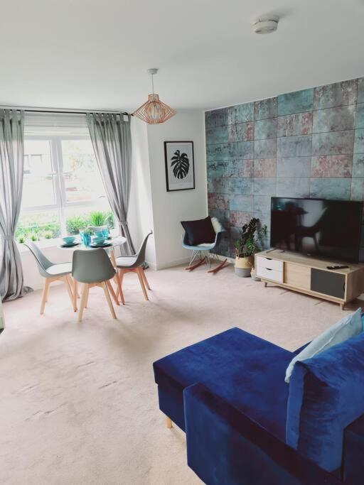 Stylish 2 Bedroom Apartment / Free Gated Parking Glasgow Eksteriør billede
