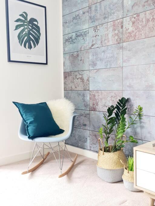 Stylish 2 Bedroom Apartment / Free Gated Parking Glasgow Eksteriør billede
