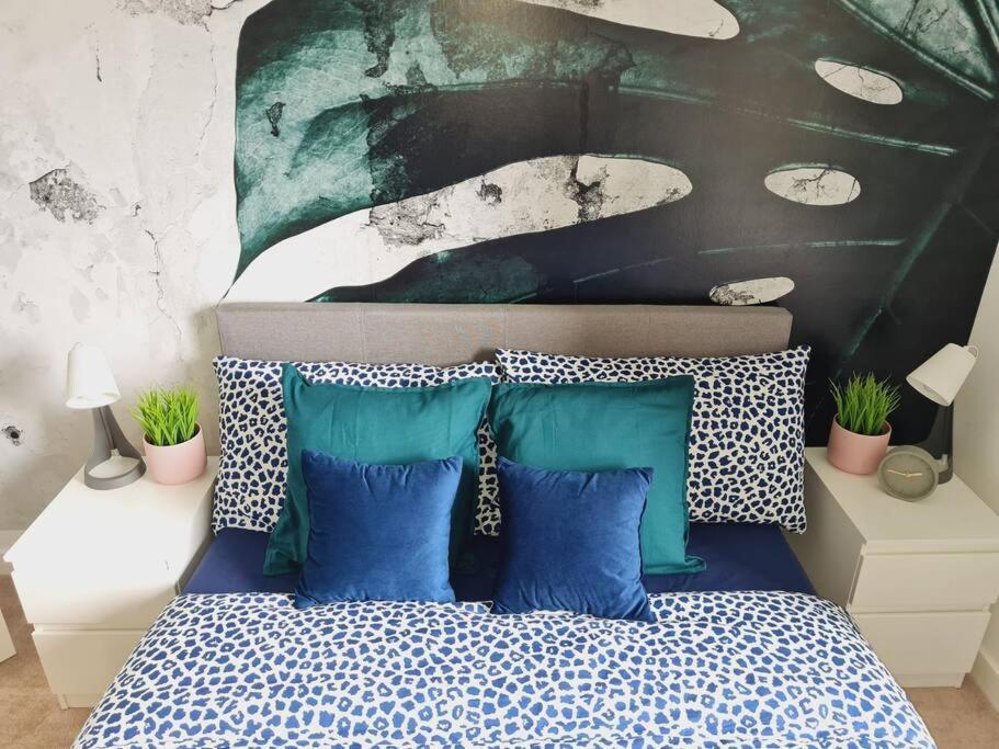 Stylish 2 Bedroom Apartment / Free Gated Parking Glasgow Eksteriør billede